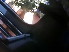 Ман фикр мекунам, ки вай дӯст медорад, ман узви
