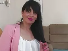 Арабӣ зрелых moms аз Британияи кабир бо голодного мањбал