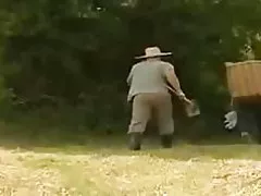 Падарам, ки ба бозӣ бо духтаре