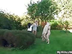 Busty модар дар қонун мамнӯъ ҷинсӣ дар беруни