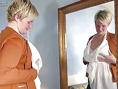 Мео-голландской хонашин мебозад бо худ игрушкой