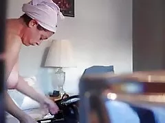 Тетя ню пинҳонӣ камера